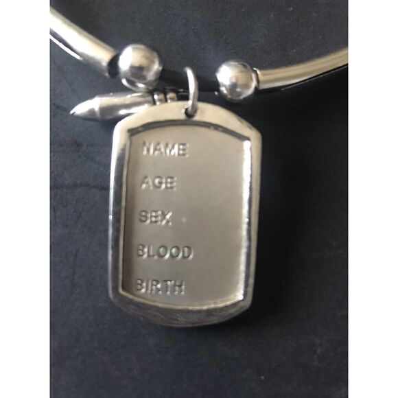 Top Dog Tags can engrave Silver Tone On Rubber Lobster Clasp - Picture 1 of 4